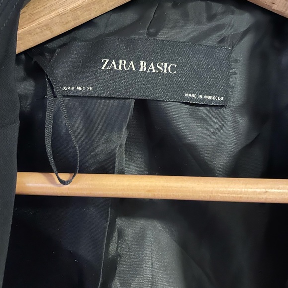 Black Zara Blazer - Picture 2 of 3